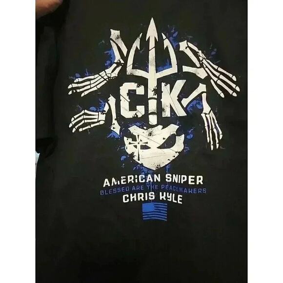 Howitzer Style Men T-Shirt CHRIS KYLE FROG FLAG Military Grunt MFG Sz S CR6 NWT - Picture 1 of 5